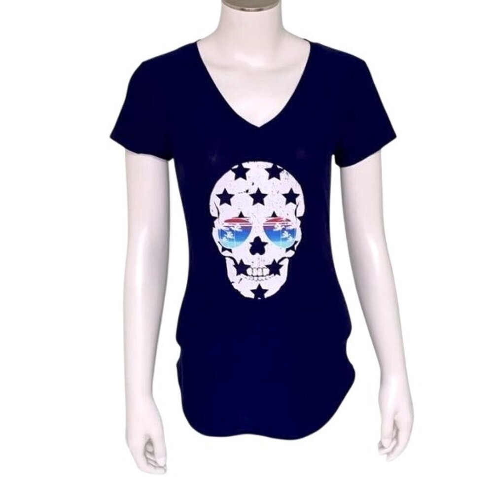 No Boundaries XS Blue Skull Graphic V Neck Tee Patriotic Grunge Y2K Casual Rebel